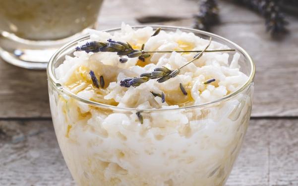 Riz au lait à la lavande et au miel