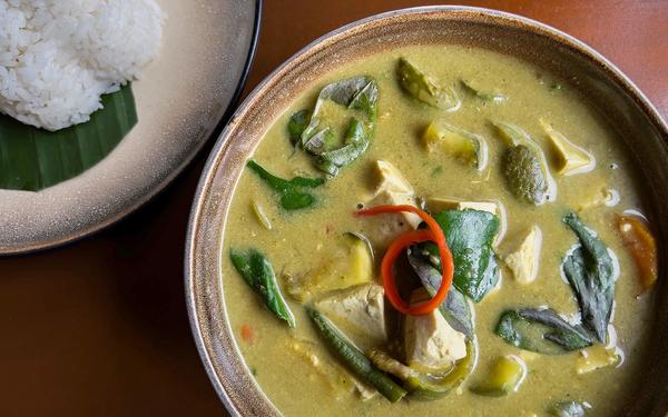 Curry vert de tofu aux légumes