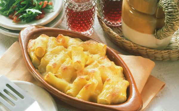 Gratin de rigatonis farcis au chou-fleur et gratinés au fromage
