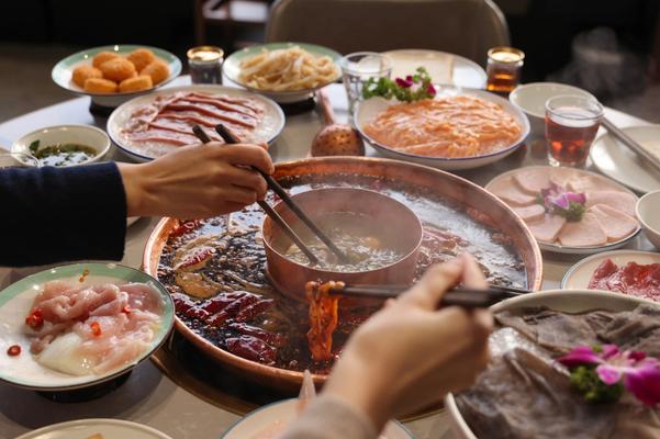Fondue hot pot : astuces pour choisir son appareil à fondue asiatique