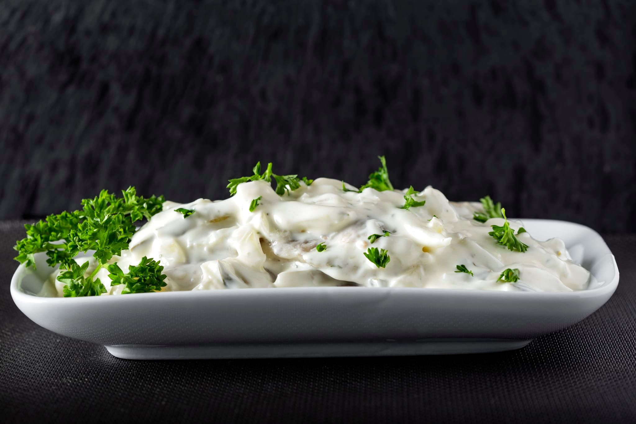 Poisson mariné, sauce mayonnaise