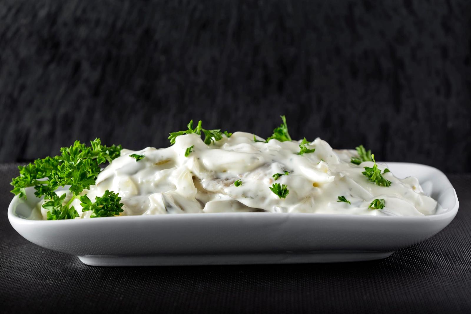Poisson mariné, sauce mayonnaise