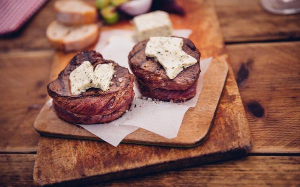 Médaillons de bœuf avec fromage
