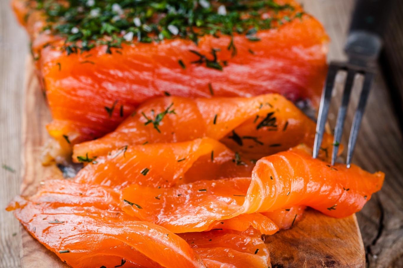 Recette gravlax de saumon aux herbes