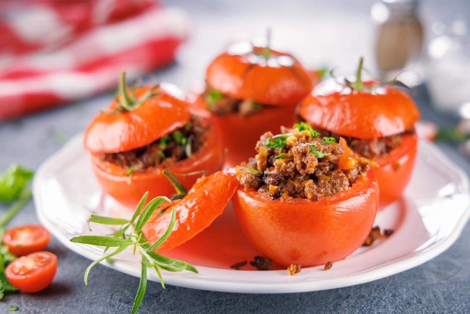 Tomates farcies au four avec bœuf