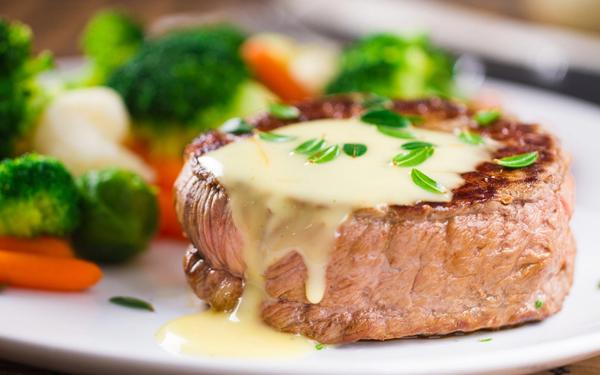 Filet de bœuf à la sauce béarnaise