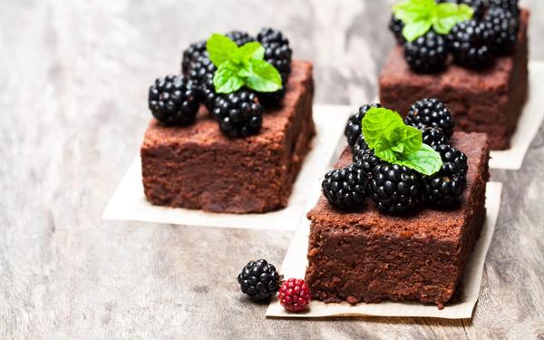 Brownies chocolat mûres