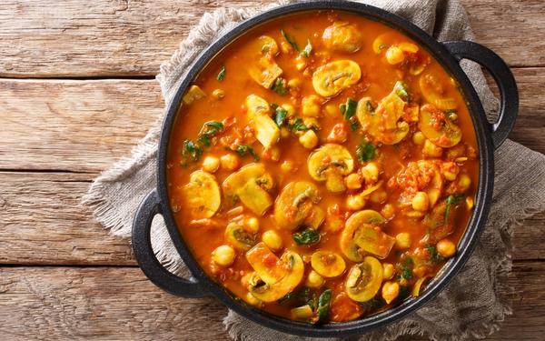 Curry de champignons aux épinards et pois chiches