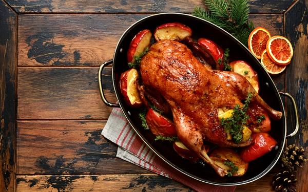 Recette oie rôtie au four et pommes cuites