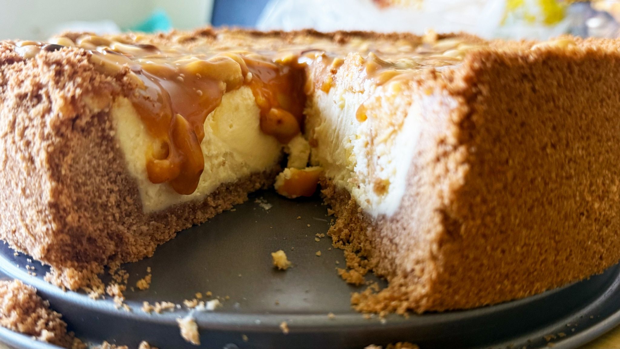 Cheesecake au caramel et aux cacahuètes