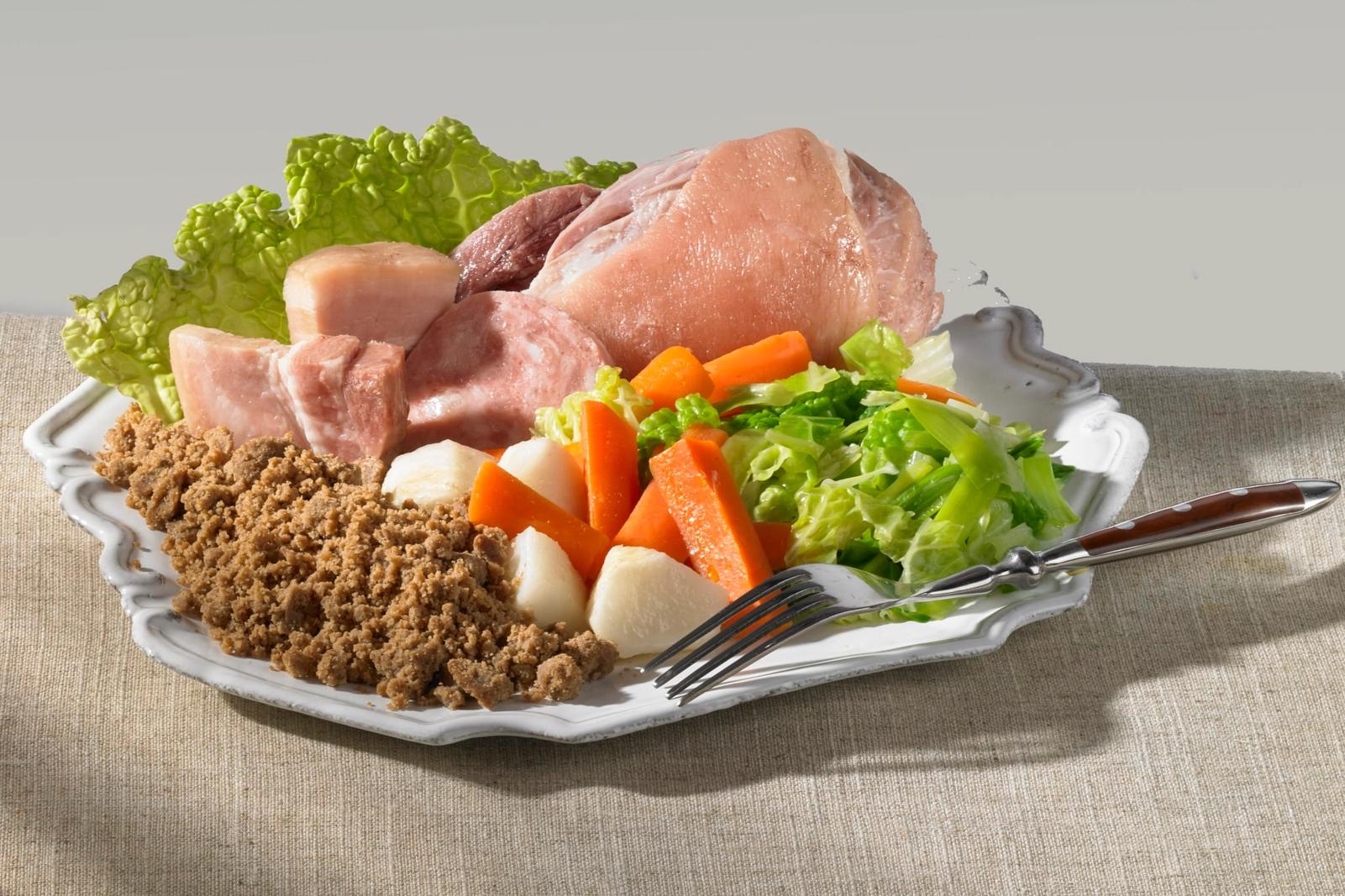 Jarret de porc aux légumes vapeur