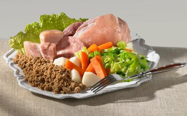 Jarret de porc aux légumes vapeur
