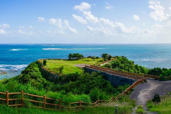 Okinawa : l’île japonaise où l’alimentation est un art de vivre… et deux secrets de longévité (+5 recettes à faire chez soi)