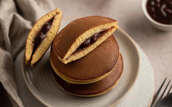 Recette du dorayaki pancakes japonais fourrés à la confiture