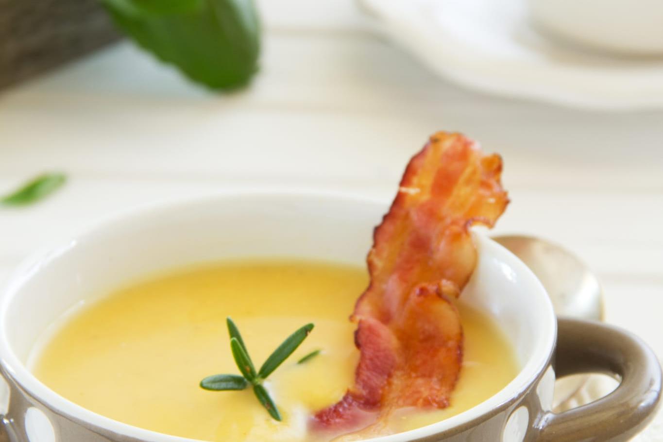 Soupe de lentilles au potiron avec du bacon