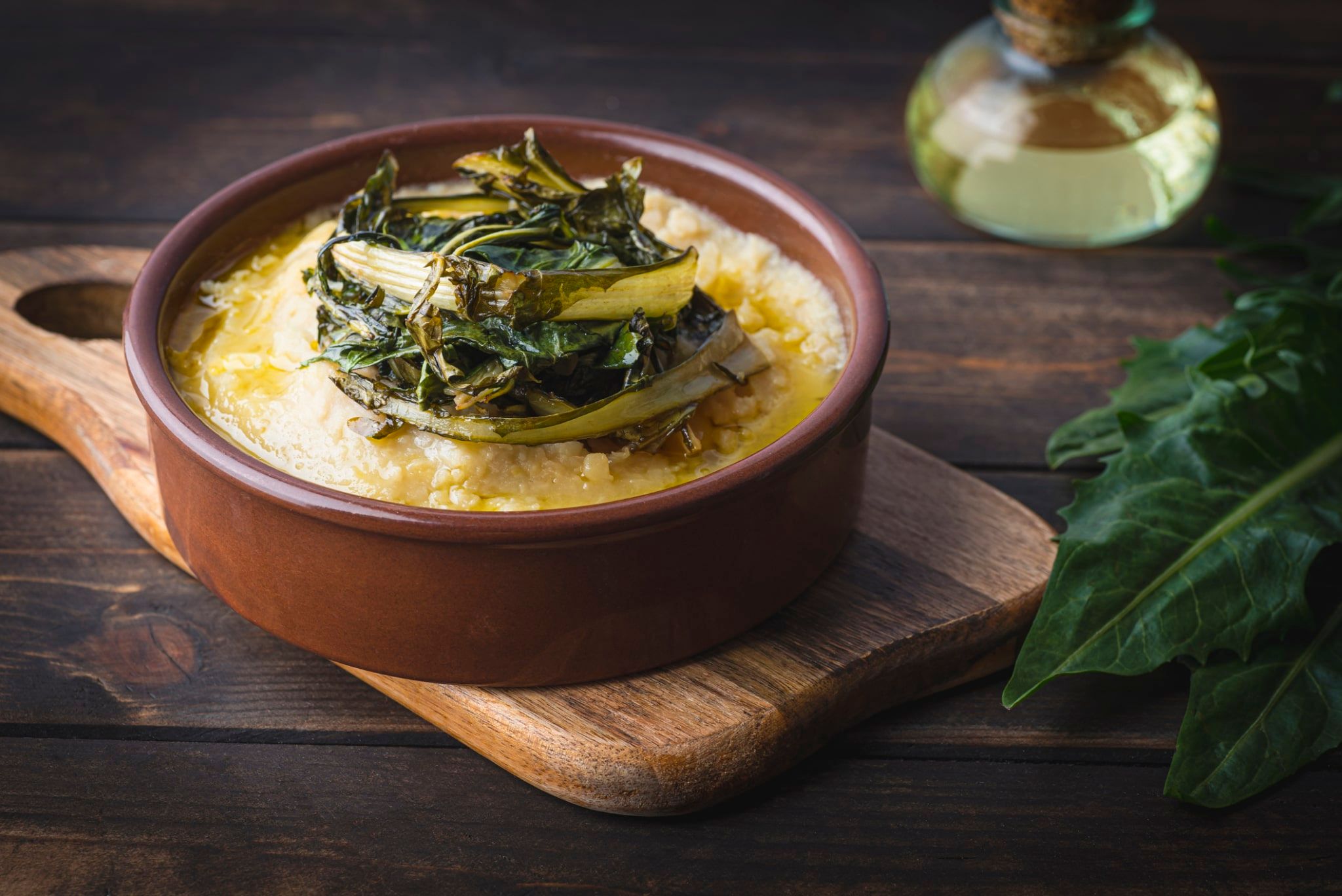 Fave e cicoria : bouillie de fèves avec chicorée aux asperges