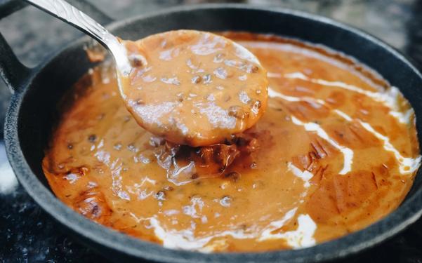 Dal makhani (curry indien de lentilles et haricots)