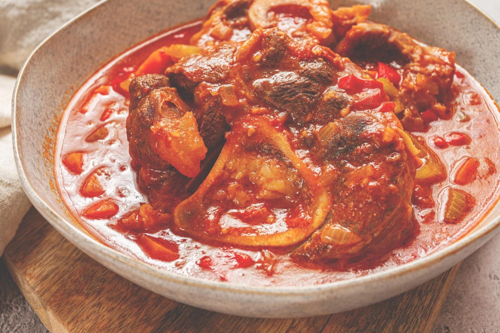 Ossobuco, jarret de viande mijoté sur l’os, à l’avoine et aux épices