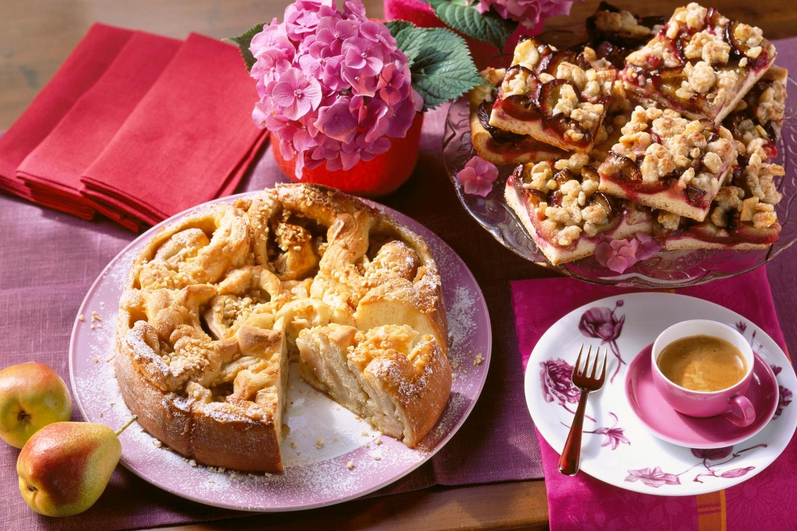 Gâteau aux poires et crumble aux prunes