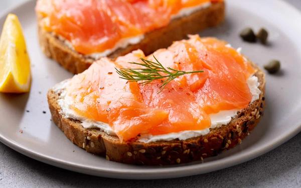 Recette toast saumon fumé au fromage frais
