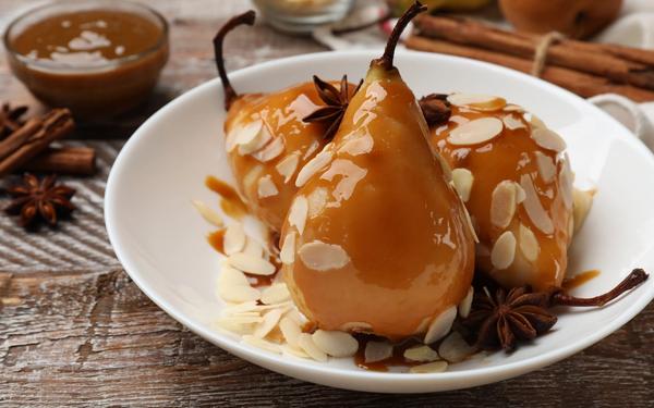 Recette de poire sauce caramel et amandes effilées