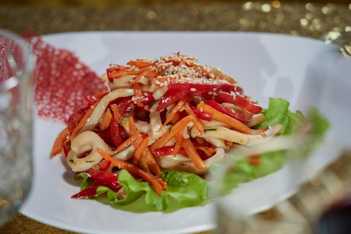 Salade de poivrons rouges aux calamars