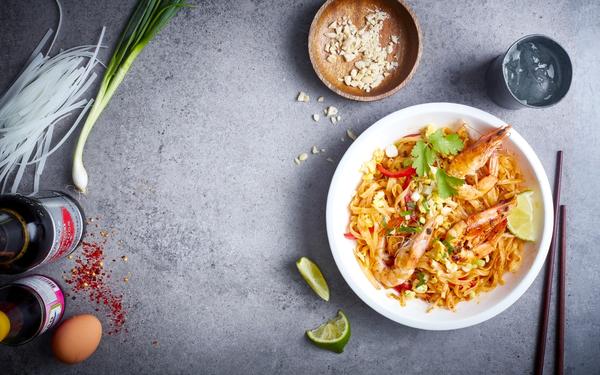 Pad thaï aux crevettes sautées
