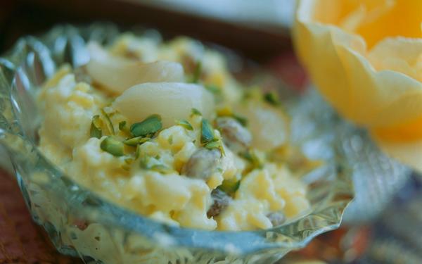 Riz au lait aux litchis et aux pistaches (Oman)