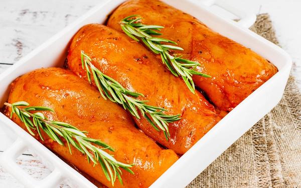 Recette poitrine de poulet marinée aux herbes épicées et romarin