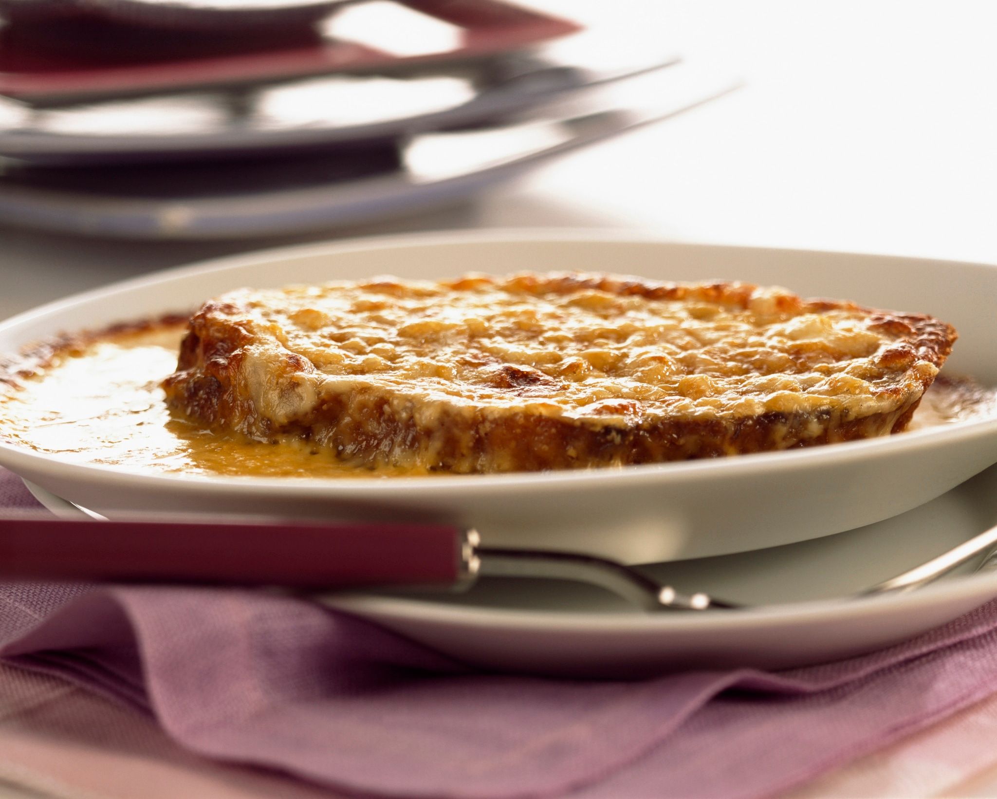 La recette du welsh (gratin de pain et jambon au cheddar)
