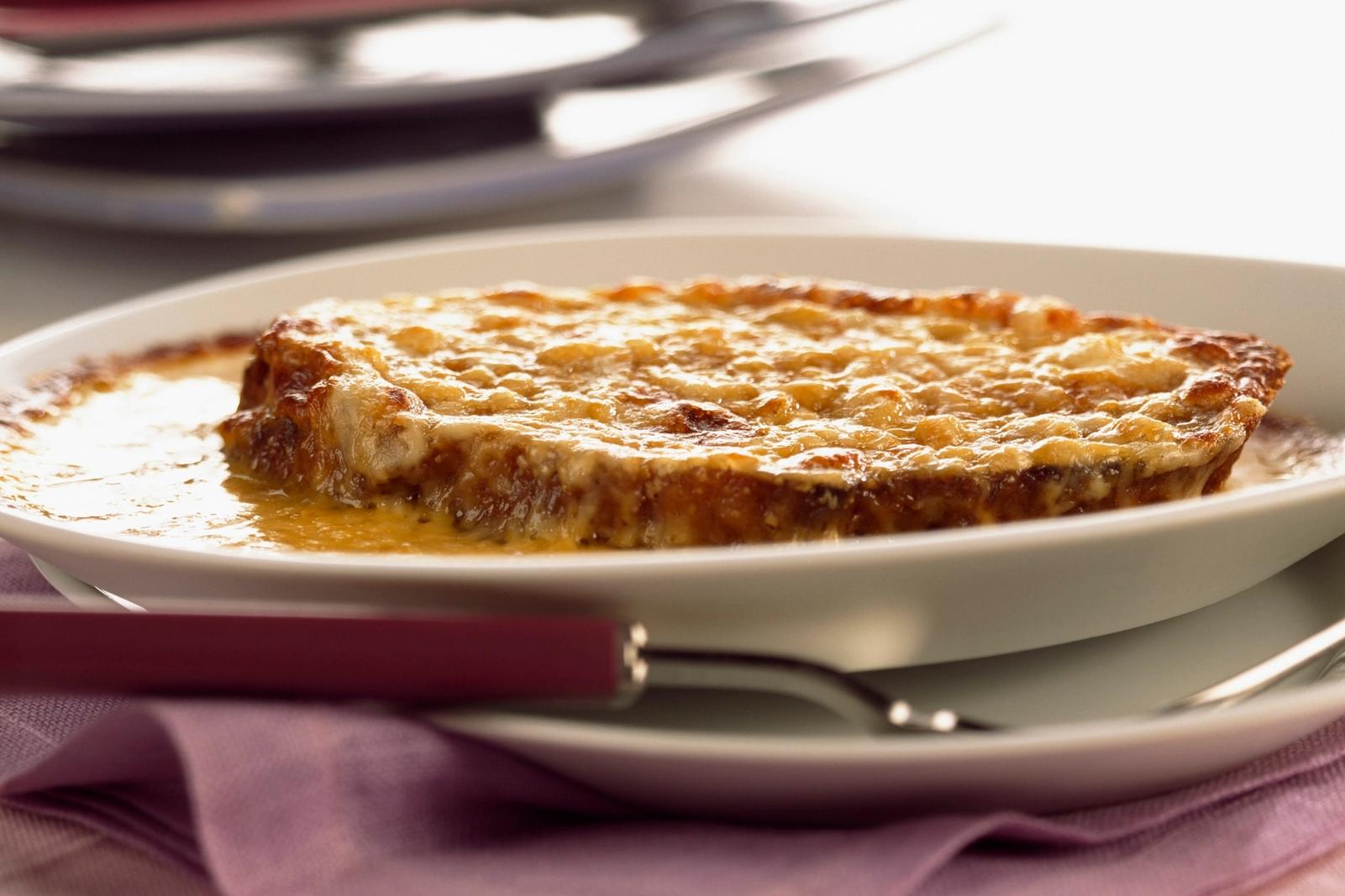 La recette du welsh (gratin de pain et jambon au cheddar)