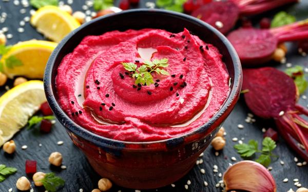 Houmous de betterave rôtie et pois chiches