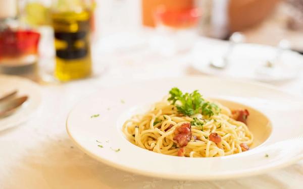 Recette de spaghettis au bacon croustillant