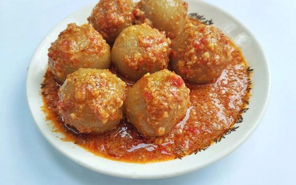 Cilok avec sauce aux arachides