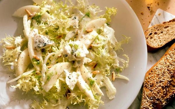 Endives frisées au fenouil et au gorgonzola