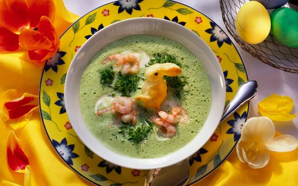 Velouté mousseux de cresson aux crevettes, feuilleté lapin