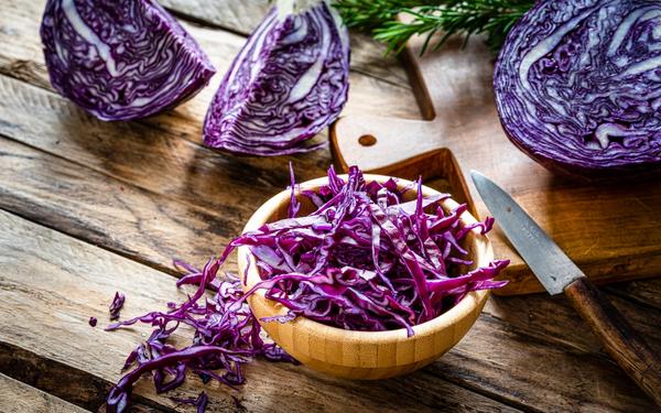 Recette toute simple de salade de chou rouge à l'huile de noix