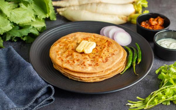 Mooli paratha, pain indien farci de radis râpé