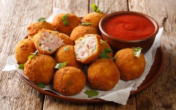 Boules de choucroute frites au jambon