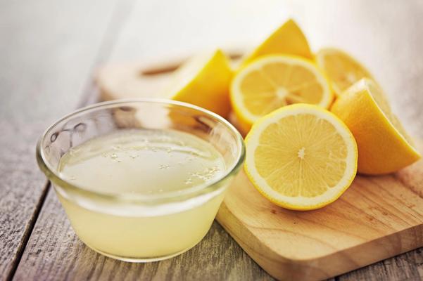 Jus de citron contre l’oxydation : la technique des chefs pour garder vos fruits et légumes parfaits