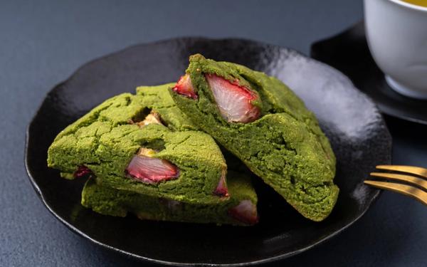 Scones fraise-matcha