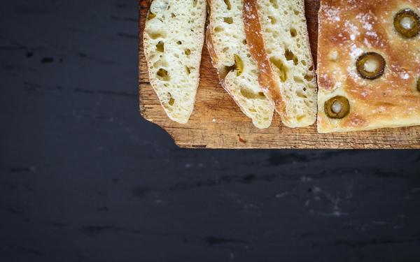 Pain ciabatta aux olives