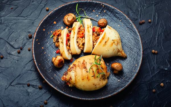 Calmars grillés fourrés aux champignons