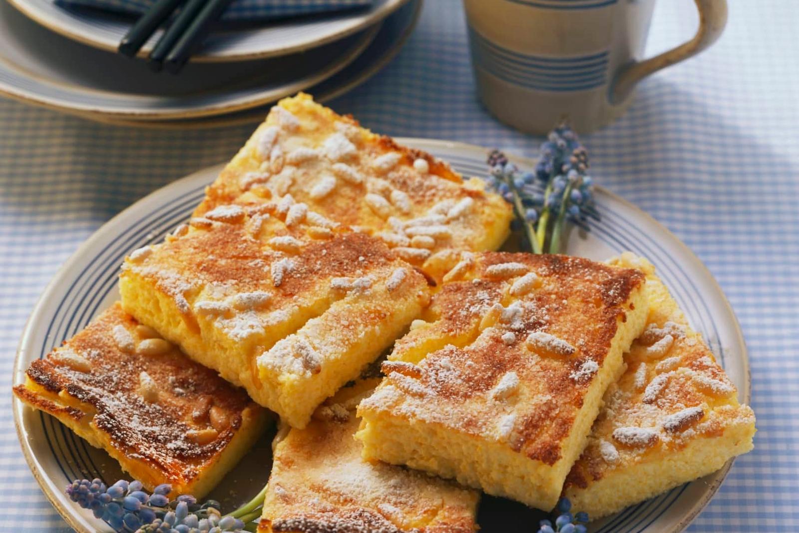 Gâteau au fromage à la polenta sucrée parfumé à l'orange