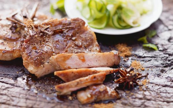 Joues de porc caramélisées