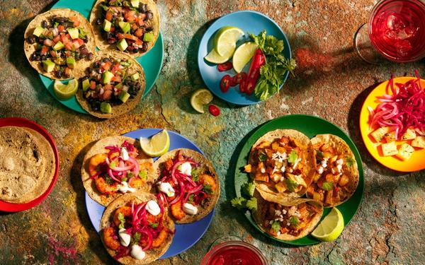 Tacos mexicains authentiques (al pastor, crevettes, haricots noirs)