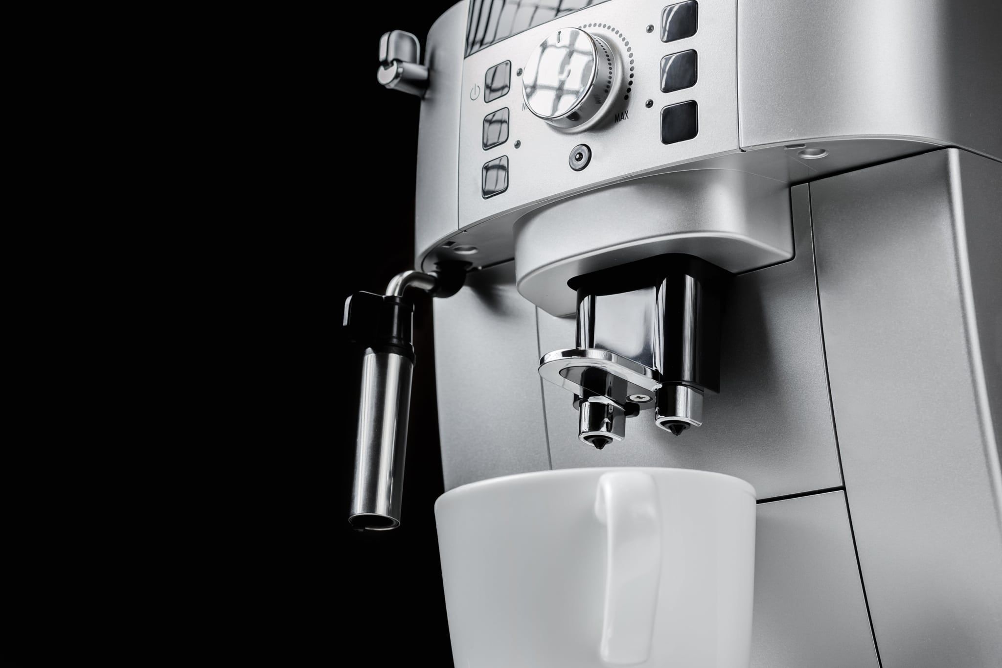 Guide complet : tout savoir pour acquérir une machine à café expresso broyeur