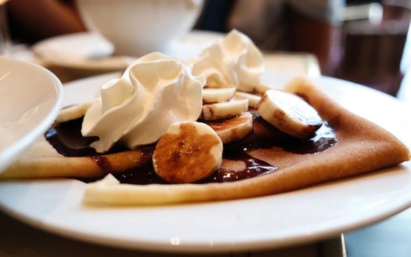 Crêpes bananes chocolat chantilly