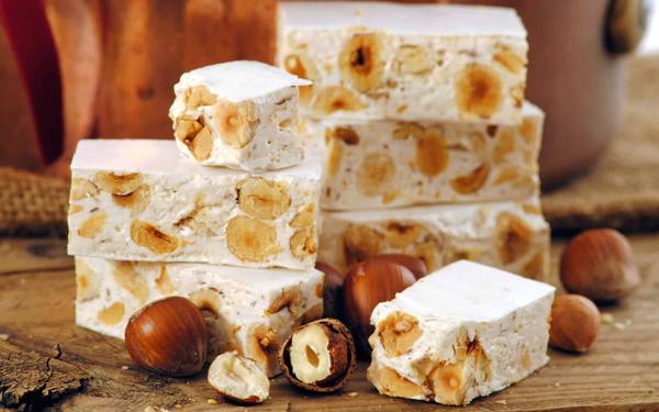 Nougat aux noisettes