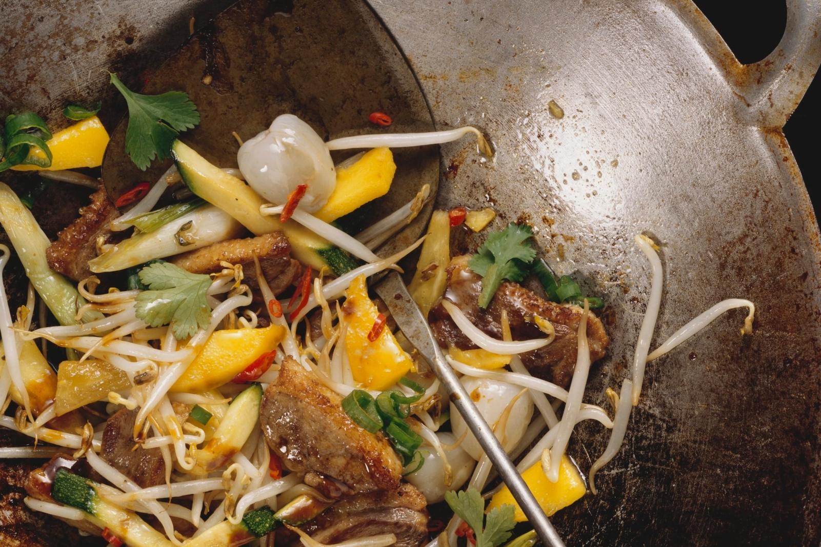 Sauté de canard aux fruits et germes